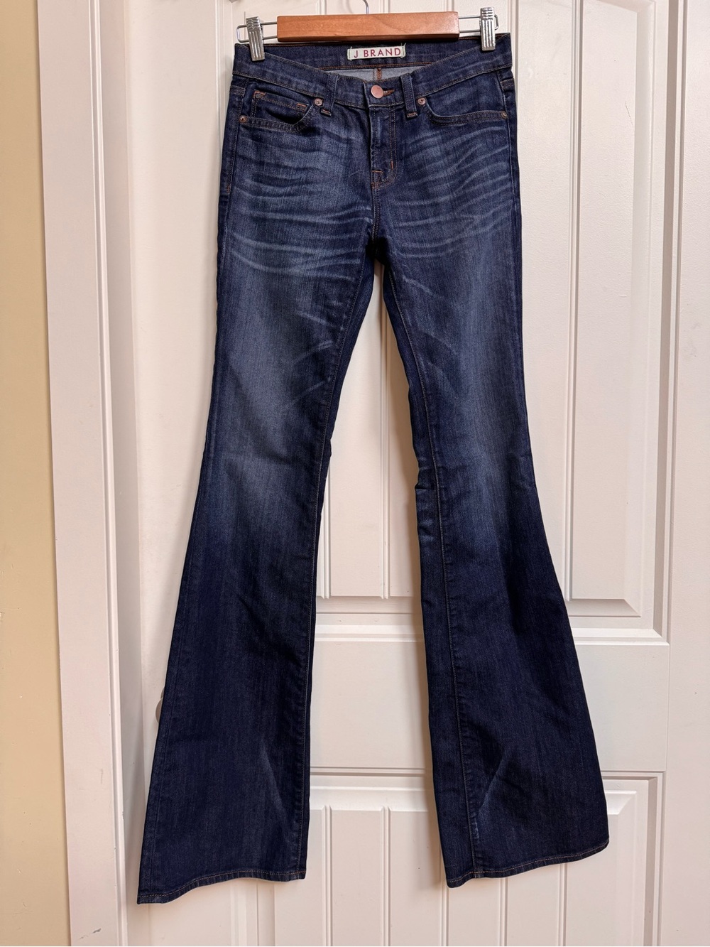 J Brand Mid rise Flare Jeans in High Tide Wash. size 25